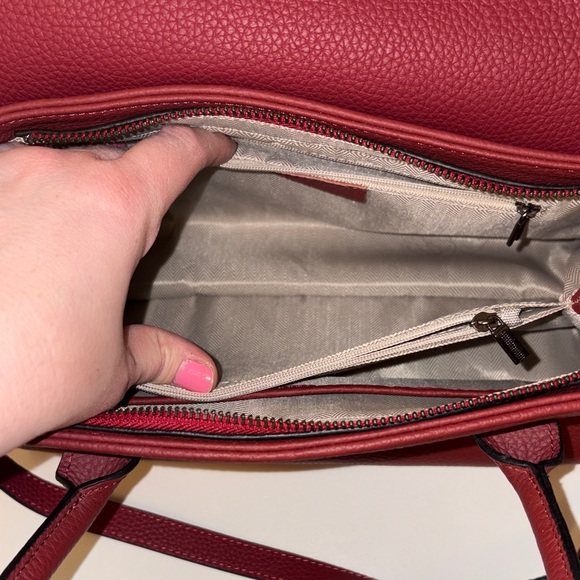 Chic Red Satchel Bag with Two Crossbody Straps - Picture 6 of 8